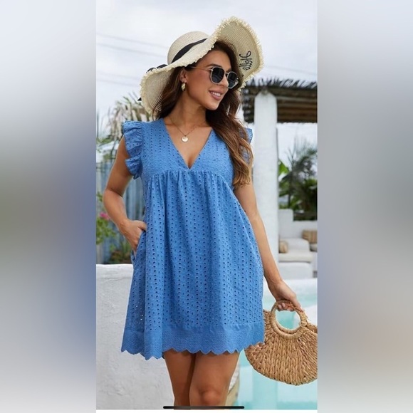 Blue Eyelet Dresses & Skirts - Blue Eyelet Babydoll Dress with Ruffle Sleeves - Size Large - Summer Chic